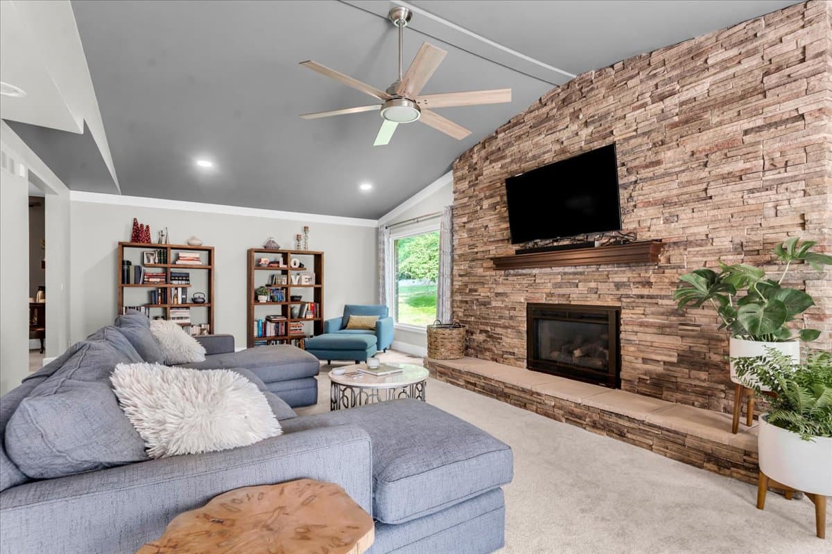 2768 Homewood Dr, Troy, MI 48098 — photo 3