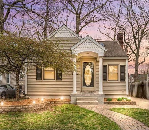 Bungalow sold in Royal Oak, MI for $405,000