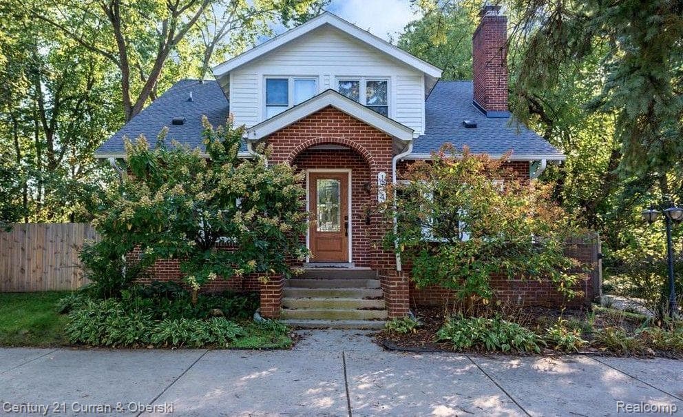 Craftsman-style home sold by Jen Stillwagon in Royal Oak, MI for $490,000