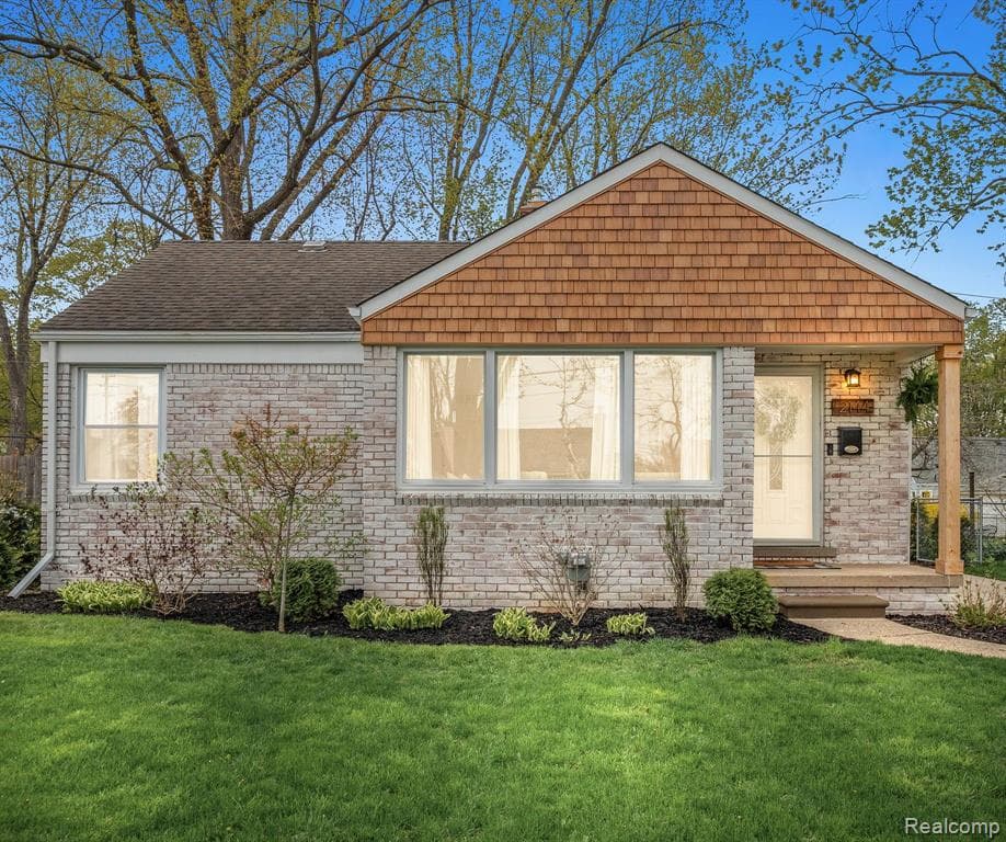 Ranch home sold in Berkley, MI for $295,000